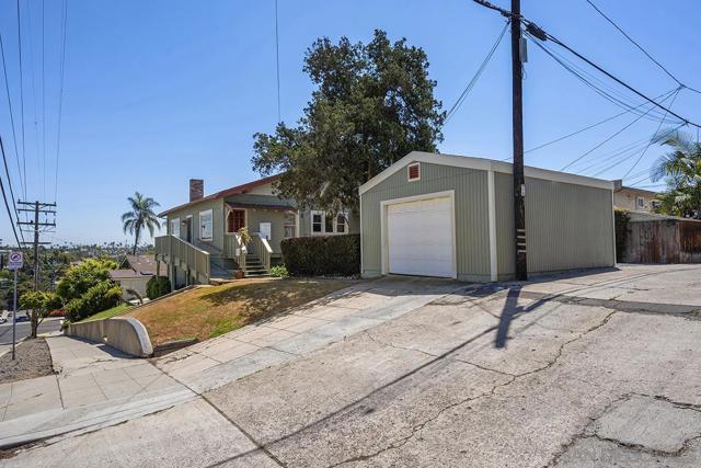 1821 25 Cypress Ave, San Diego CA: https://media.crmls.org/mediaz/89c82968-6531-448e-8feb-3c7e7c827969.jpg