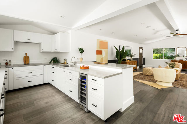 508 GLEN Trail, Topanga CA: https://media.crmls.org/mediaz/89c84c01-73de-4085-b5b6-d5087f0a77dd.jpg