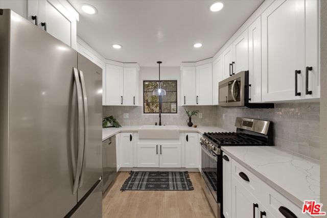 1807 10th Street, 4 photo 3
