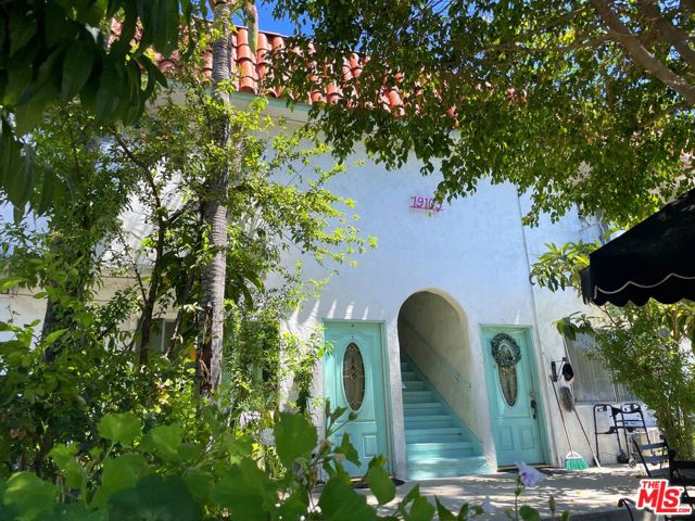 19103 Sherman Way, Reseda CA: https://media.crmls.org/mediaz/89c86088-0b90-420b-9d33-260ef67fe13e.jpg