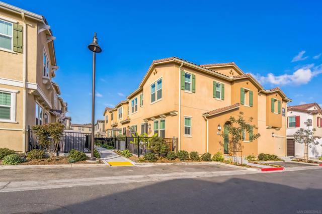 2018 Barite St, Spring Valley CA: https://media.crmls.org/mediaz/89c8d3f2-29c1-4333-8723-e8b20ea149f2.jpg