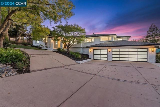 Image 4 of 60 For 830 Ridge Dr