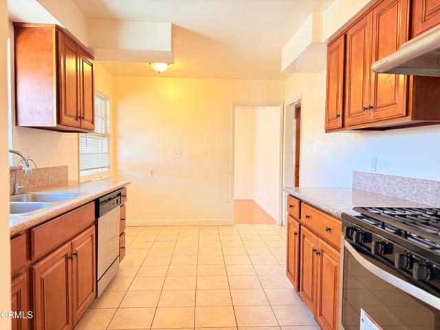 9721 Emperor Avenue, Arcadia CA: https://media.crmls.org/mediaz/89c8e651-100b-4e4b-9507-06ef14f58ee9.jpg