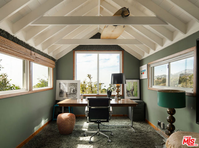 31840 Seafield Drive, Malibu CA: https://media.crmls.org/mediaz/89c8f05e-dbf2-4252-9c72-513ae1a15c64.jpg