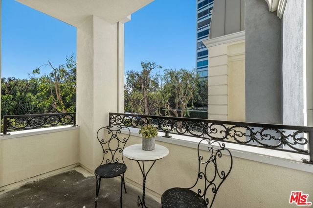 Balcony of Breakfast Room & Den/Dining