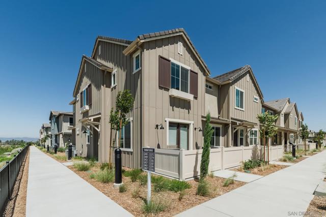 32395 Tannat Dr, Temecula CA: https://media.crmls.org/mediaz/89c91341-ef7d-4d7a-92d8-6697f2d26e3c.jpg