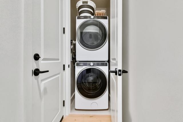 1400 Anacona Place, Encinitas CA: https://media.crmls.org/mediaz/89c91d80-8a57-4e70-8fde-603a74d1c865.jpg