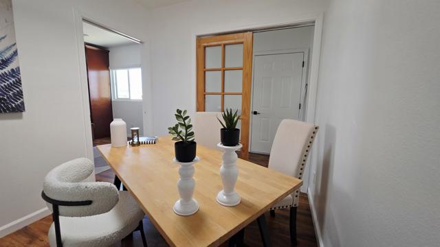 4233 39th ST, San Diego CA: https://media.crmls.org/mediaz/89c997dd-3f0f-42a5-88eb-35a0f4319016.jpg