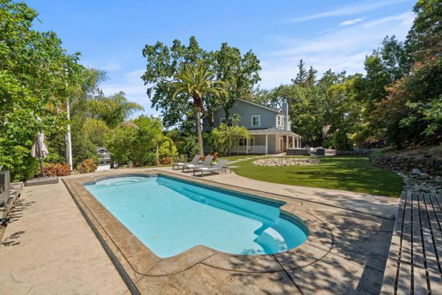 1353 Edgewood Road, Redwood City CA: https://media.crmls.org/mediaz/89ca9a09-1c5c-4a7f-b517-38b61f14d716.jpg