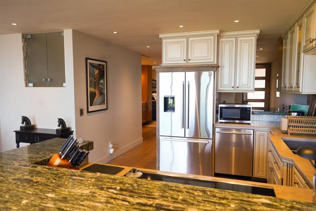 Detail Gallery Image 4 of 33 For 190 Del Mar Shores #71,  Solana Beach,  CA 92075 - 1 Beds | 1 Baths