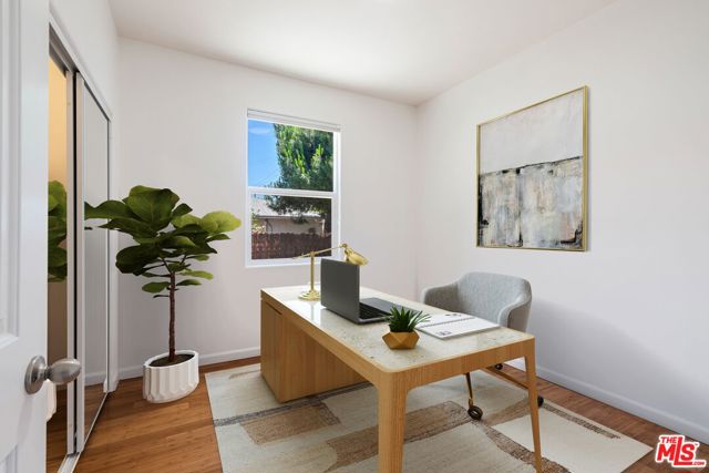 7050 Independence Avenue, Canoga Park CA: https://media.crmls.org/mediaz/89cb067a-12f0-4161-a2e0-d4a577ee7f31.jpg