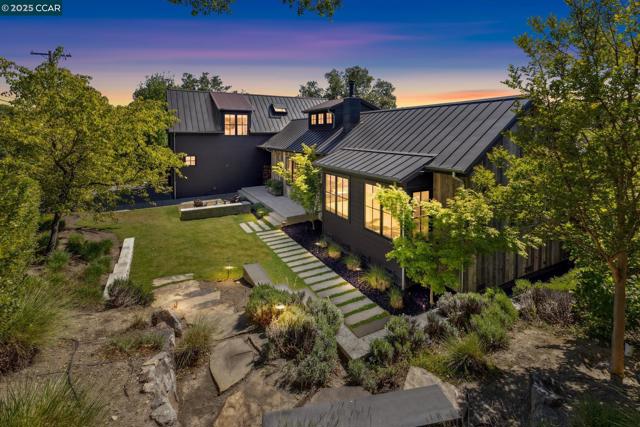 25 La Campana, Orinda CA: https://media.crmls.org/mediaz/89cb0f45-ac0e-4673-8872-cea747f16f2c.jpg