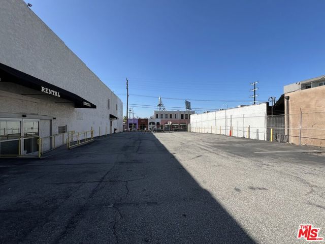  Commercial for Sale in Los Angeles, California