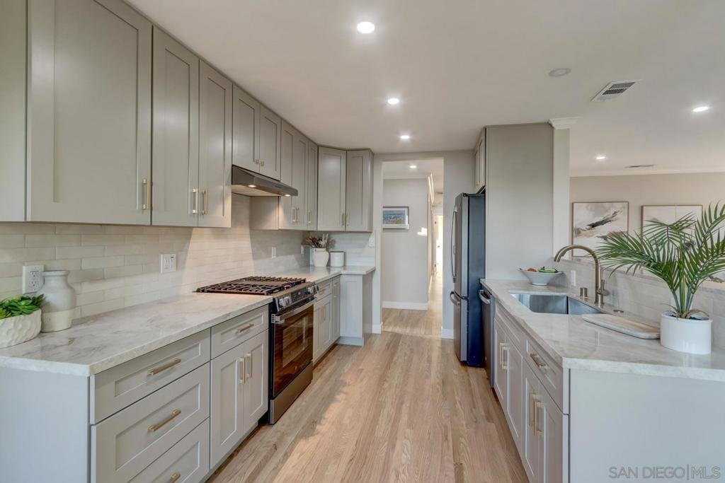 MLS #250042974SD image #5