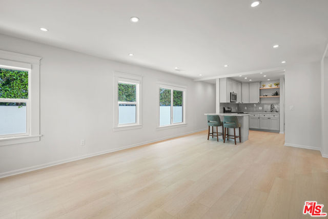 617 Westmount Drive, West Hollywood CA: https://media.crmls.org/mediaz/89cc4862-f285-4f15-bf13-0e0bec72ded2.jpg