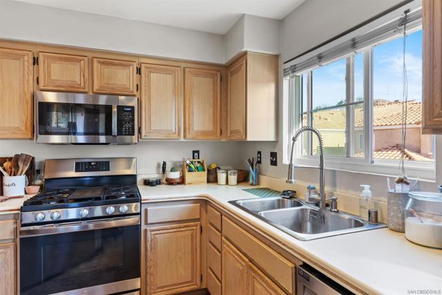 Image 12 of 29 For 13806 Pinkard Way  Unit 40