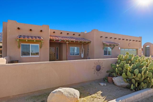 60377 Pueblo Trail, Joshua Tree CA: https://media.crmls.org/mediaz/89cd3d13-d536-4b94-8b6e-4a386097957b.jpg