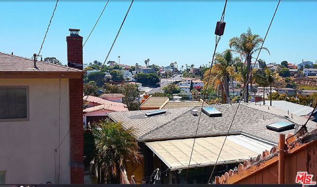 8352 Zitola Terrace, Playa del Rey CA: https://media.crmls.org/mediaz/89cd9e55-3562-431e-b3b5-90fb56b89802.jpg