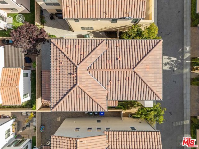 21749 Bene Drive, Santa Clarita CA: https://media.crmls.org/mediaz/89ce0d24-1160-4beb-bb3f-74b3e8586870.jpg