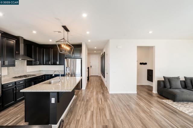 9603 Del Seis Dr, Sacramento CA: https://media.crmls.org/mediaz/89cfb58a-b5c1-4247-a802-cbe7bd45c882.jpg
