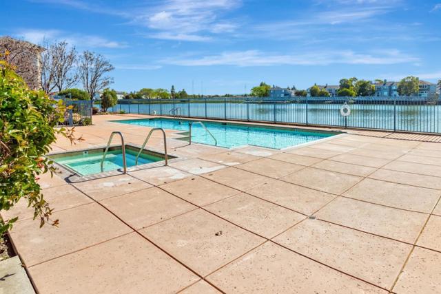 701 Baltic Circle, Redwood City CA: https://media.crmls.org/mediaz/89d08cdb-236f-4d48-9d9d-d6e09a4abf78.jpg