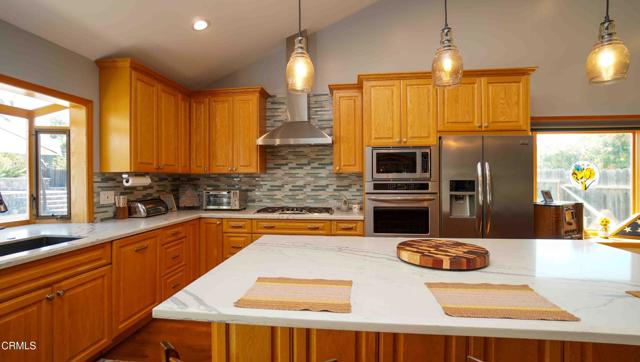 1542 Uppingham Drive, Thousand Oaks CA: https://media.crmls.org/mediaz/89d0b021-1376-4b8c-9100-4a912cc2088f.jpg
