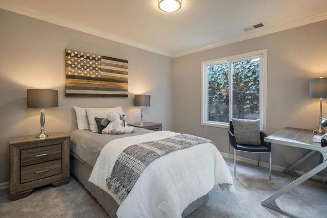 2665 Carolina Avenue, Redwood City CA: https://media.crmls.org/mediaz/89d17f1a-0951-4fb1-87bc-192d91e2d458.jpg