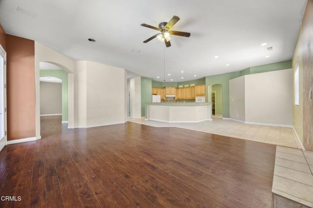 13418 Giro Drive, Bakersfield CA: https://media.crmls.org/mediaz/89d1fb97-6860-4a57-afca-2089f7037e59.jpg