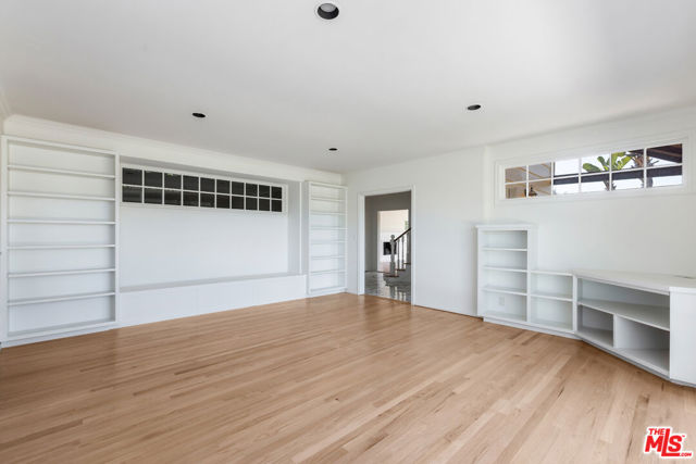 910 Centinela Avenue photo 9