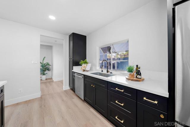 4554 Limerick Way, San Diego CA: https://media.crmls.org/mediaz/89d3784d-1789-44c1-8730-d26a13840646.jpg