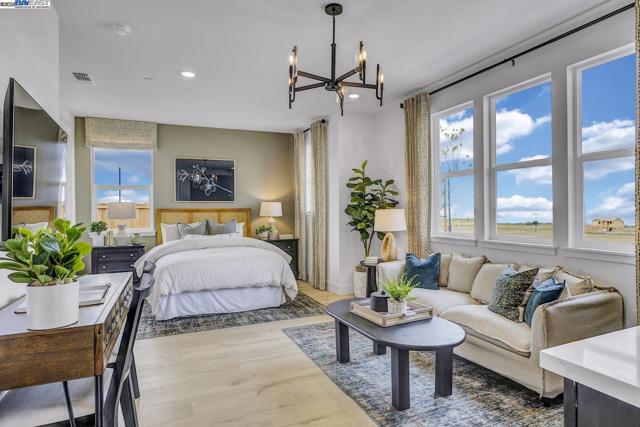 367 W CALABRIA DRIVE, Mountain House CA: https://media.crmls.org/mediaz/89d3be3a-cfb2-4e0e-a867-1b06c2592d86.jpg