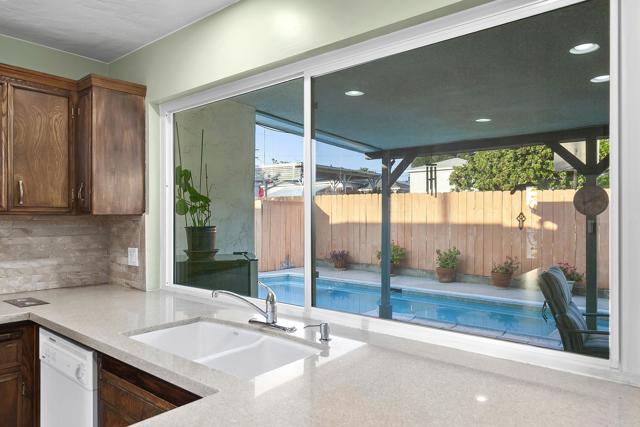 Detail Gallery Image 4 of 27 For 4599 Dauer Ave, La Mesa,  CA 91942 - 3 Beds | 2 Baths