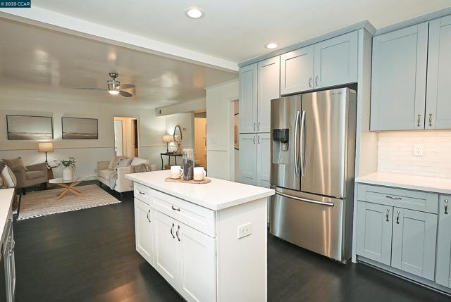 1677 6Th St, Concord CA: https://media.crmls.org/mediaz/89d3eddb-9a6d-4bb5-acf0-0ee24b6ed7df.jpg