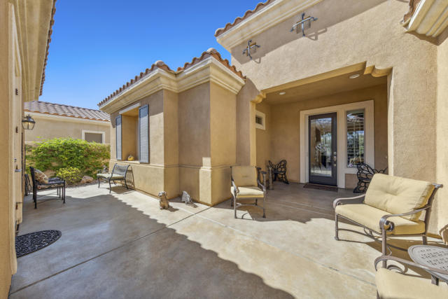 81438 Avenida Altamira, Indio CA: https://media.crmls.org/mediaz/89d440ca-7a4a-4281-9d9c-0829da9c3d0d.jpg