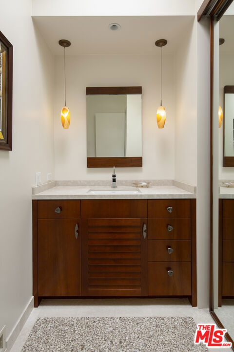 526 Crocker Sperry Drive, Montecito CA: https://media.crmls.org/mediaz/89d4461a-bef8-4d6f-9349-e072e4207710.jpg