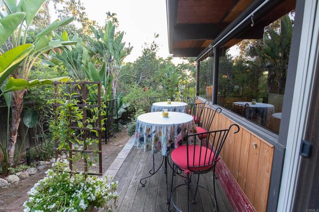 3216 Fair Oaks Ln, Spring Valley CA: https://media.crmls.org/mediaz/89d4aab5-492b-416a-843e-e0f3d44dd91b.jpg
