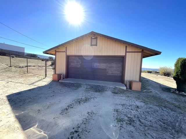 Detail Gallery Image 5 of 37 For 1902 Tierra Del Sol Rd, Boulevard,  CA 91905 - 3 Beds | 2 Baths