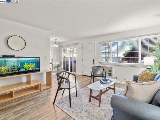 700 Fargo, San Leandro CA: https://media.crmls.org/mediaz/89d5bd8e-9e7f-43c7-8731-cd4ef5c3effe.jpg
