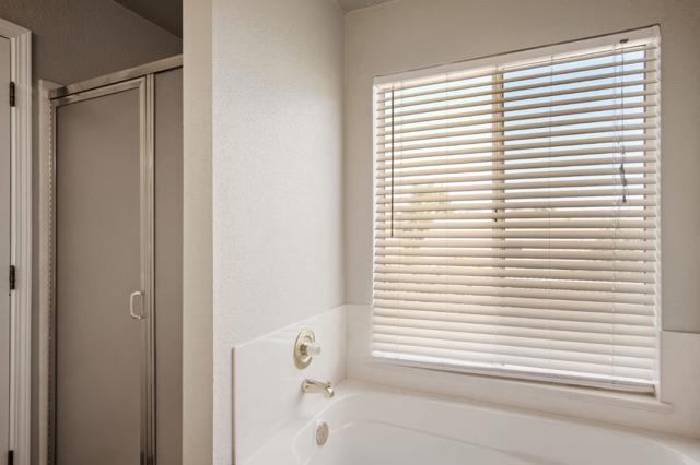 1622 Fir Drive, Los Banos CA: https://media.crmls.org/mediaz/89d63e47-12d0-4fe8-8434-79ad3065e37a.jpg