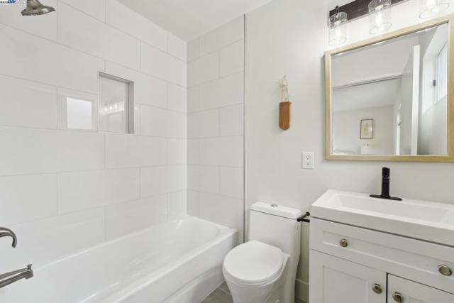 2155 42nd ave, Oakland CA: https://media.crmls.org/mediaz/89d68816-ff27-44bb-8256-21a5b626b5af.jpg
