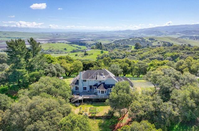 60 Brown Road, San Juan Bautista CA: https://media.crmls.org/mediaz/89d69c5b-578e-4cb3-805b-53a1f0bdc864.jpg