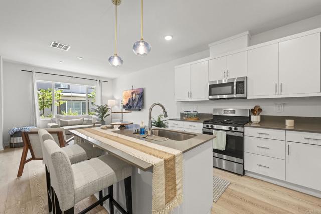 Detail Gallery Image 7 of 30 For 35180 Grove Trl, Fallbrook,  CA 92028 - 3 Beds | 2/1 Baths
