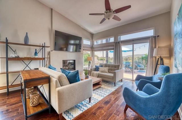 15852 Caminito Cercado, San Diego CA: https://media.crmls.org/mediaz/89d78818-606b-4d6a-b3c7-a6c071b8dfb3.jpg