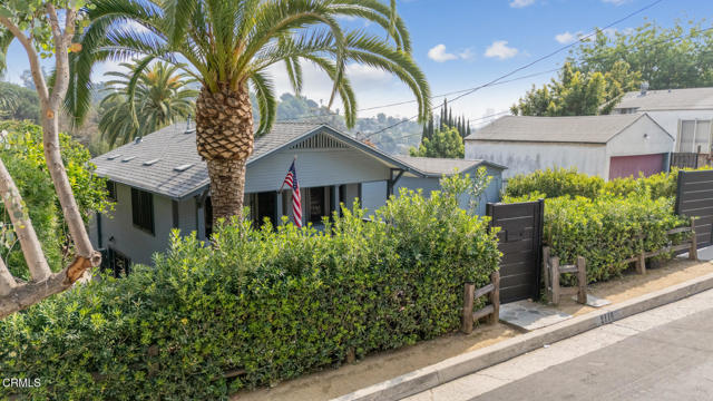 2116 Apex Avenue, Los Angeles CA: https://media.crmls.org/mediaz/89d83caf-ae99-49f9-b738-ee250b0752fd.jpg
