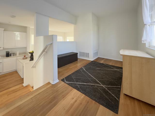 12654 Carmel Country Rd, San Diego CA: https://media.crmls.org/mediaz/89d8741d-dce6-48bf-bfc1-af59f6cdfa08.jpg