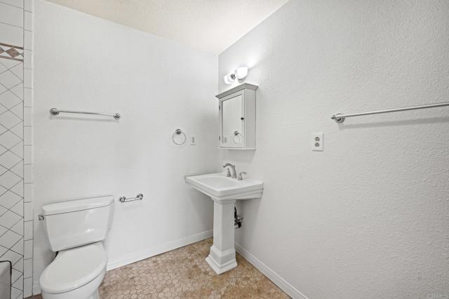 Image 11 of 39 For 5131 Dorman Drive