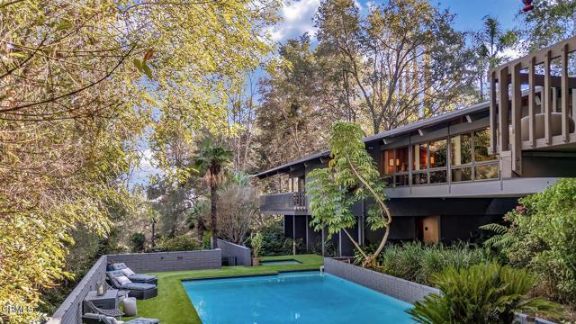 140 Belday Road, Pasadena CA: https://media.crmls.org/mediaz/89d8e571-467a-4d3c-aaaa-b16abcf47a6a.jpg