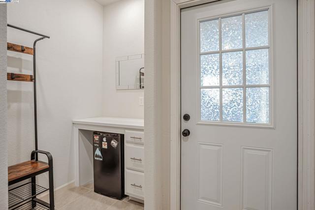 859 Helmsley Dr, Vacaville CA: https://media.crmls.org/mediaz/89d8ee16-2ee8-41f2-b71b-dad9e7229e37.jpg