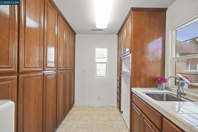 2371 Magnolia Bridge Dr, San Ramon CA: https://media.crmls.org/mediaz/89da237e-4370-4dfe-9aa2-02979fe59422.jpg