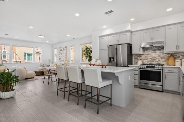 38930 Lemongrass Way, Newark CA: https://media.crmls.org/mediaz/89da271d-0b8e-41f2-8129-d4f2a88dcd11.jpg